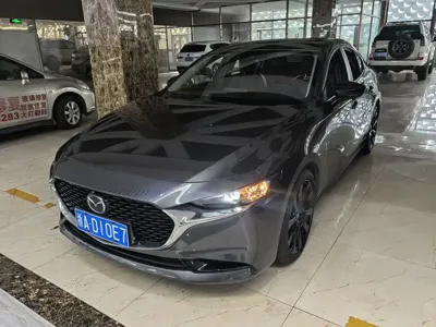 Mazda 3 Axela · 2022 год