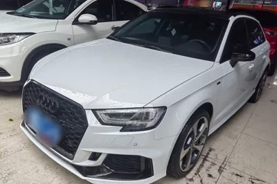 Audi A3 2017, 118600 км, за 74097.87 CNY - фото 1