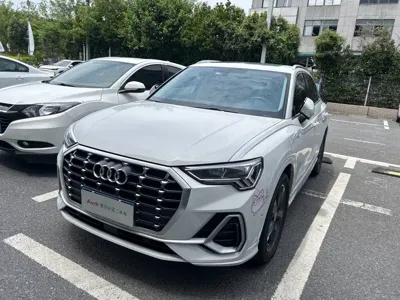 Audi Q3 · 2022 год