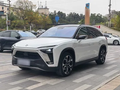 Nio ES8 · 2020 год