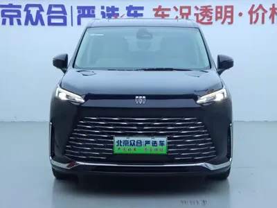Buick GL8 Hybrid 2025, 28900 км, за 236800 CNY