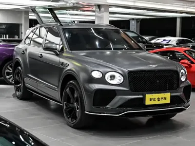 Bentley Bentayga 2021, 15000 км, за 1958000 CNY
