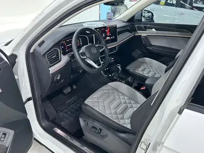 Volkswagen Tayron 2022, 9000 км, за 199800 CNY