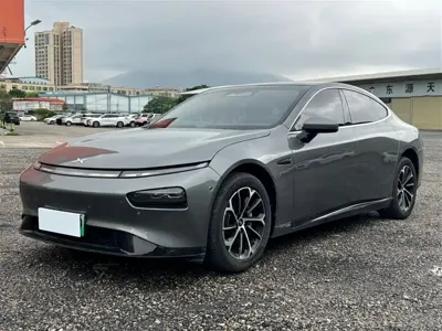 Xpeng P7 · 2023 год