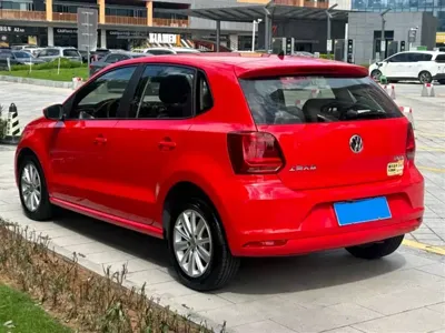 Volkswagen Polo 2015, 68000 км, за 22799 CNY