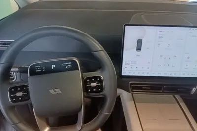 Li Auto MEGA 2025, 9700 км, за 498522.28 CNY - фото 12