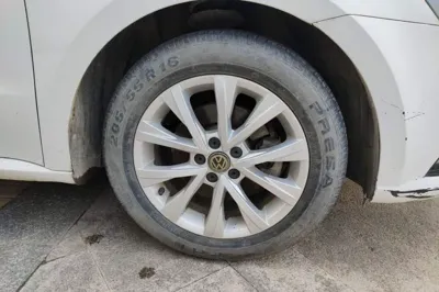 Volkswagen Lavida 2017, 124100 км, за 33462.45 CNY - фото 8