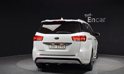 Kia Canival 2016, 105130 км, за 12900000 KRW