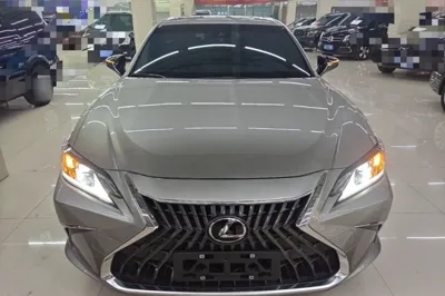 Lexus ES 2022, 30600 км, за 198007.08 CNY