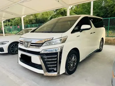 Toyota Vellfire · 2022 год