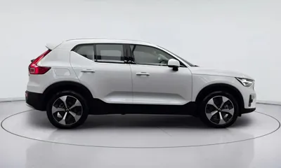 Volvo XC40 2025, 2496 км, за 43000000 KRW