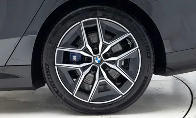 BMW i5 2025, 4649 км, за 80000000 KRW - фото 5