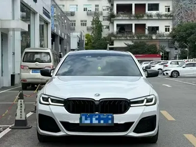 BMW 5 Series 2023, 45000 км, за 278000 CNY - фото 2