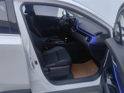 Toyota C-HR 2022, 32000 км, за 70600 CNY - фото 8