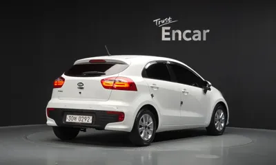 Kia Pride 2016, 23685 км, за 9700000 KRW