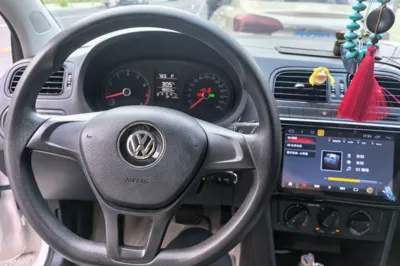 Volkswagen Polo 2016, 85500 км, за 34968.36 CNY - фото 11