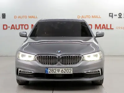 BMW 5-Series · 2018 год