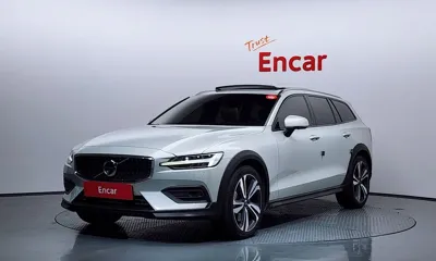 Volvo V60 · 2020 год