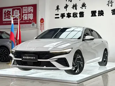 Hyundai Elantra · 2023 год