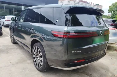 Denza N9 2025, 8200 км, за 334752.4 CNY