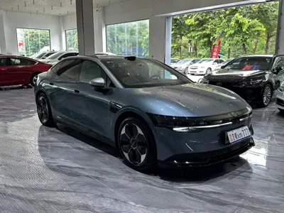 Zeekr 007 2025, 33000 км, за 139800 CNY
