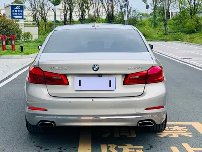 BMW 5 Series 2017, 97000 км, за 100500 CNY