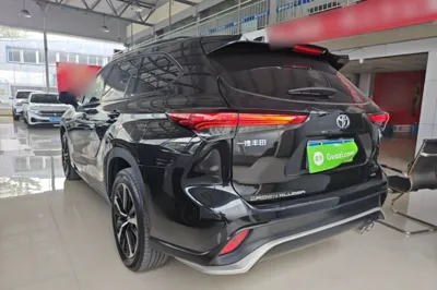 Toyota Crown Kluger 2022, 62900 км, за 187889.07 CNY