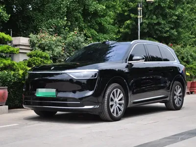 AITO 问界 AITO M8 · 2025 год
