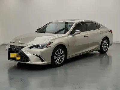 Lexus ES · 2019 год