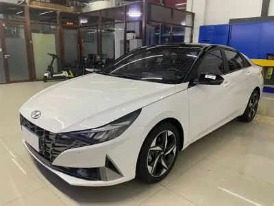 Hyundai Elantra · 2022 год