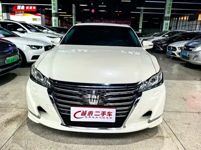 Toyota Crown 2017, 106000 км, за 109800 CNY