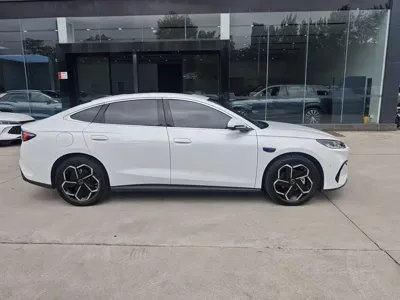 BYD 海豹06 2025, 7000 км, за 93800 CNY