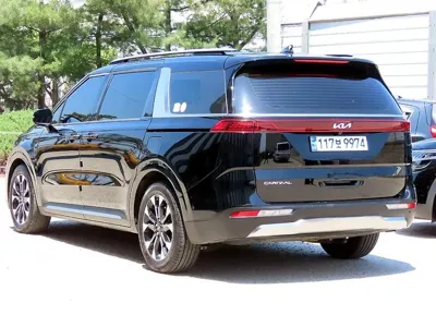 Kia Canival 2023, 61861 км, за 31000000 KRW
