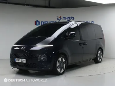 Hyundai Staria · 2023 год