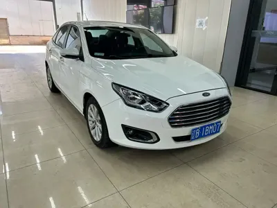 Ford Escort 2016, 110000 км, за 23800 CNY