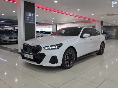 BMW 5-Series · 2026 год