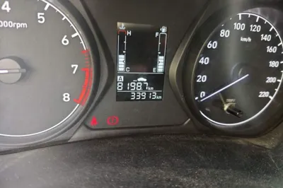 Hyundai Verna (older generation) 2017, 33900 км, за 25680.81 CNY - фото 18