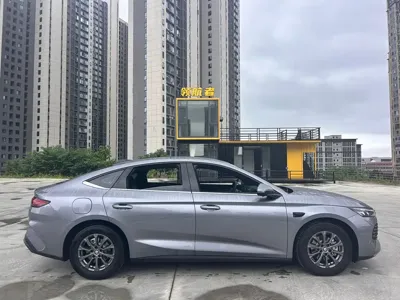 BYD Qin L 2025, 15000 км, за 65800 CNY
