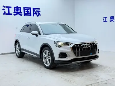 Audi Q3 2021, 14000 км, за 153800 CNY