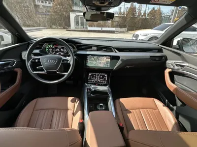Audi Q8 e-tron 2024, 23000 км, за 78000000 KRW - фото 7