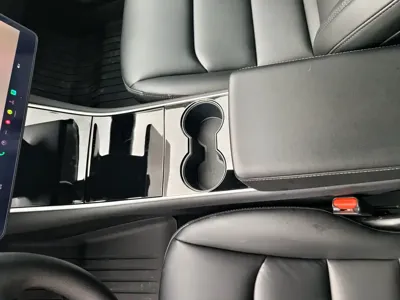 Tesla Model 3 2020, 29000 км, за 109800 CNY - фото 11