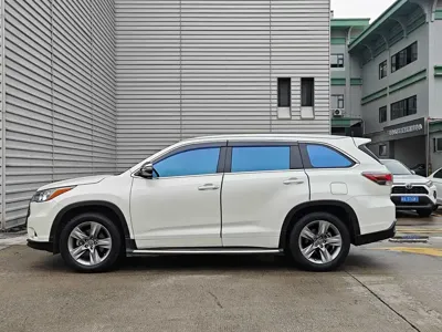 Toyota Highlander 2016, 63000 км, за 98000 CNY