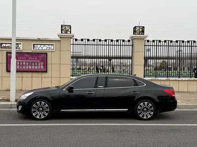 Hyundai Equus 2014, 130000 км, за 170000 CNY