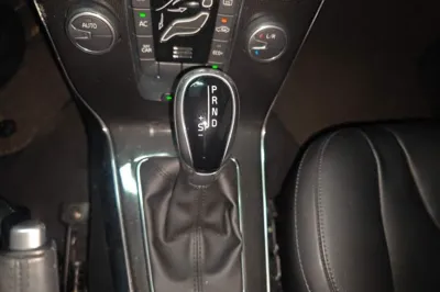 Volvo V40 2017, 26400 км, за 54329.37 CNY - фото 11