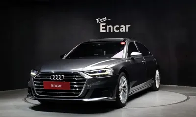 Audi A8 · 2021 год