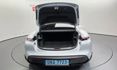 Porsche Taycan 2021, 41328 км, за 106000000 KRW - фото 36