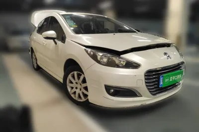 Peugeot 308 2014, 83699 км, за 22160 CNY