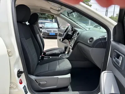 Ford Focus 2014, 60000 км, за 14800 CNY - фото 6