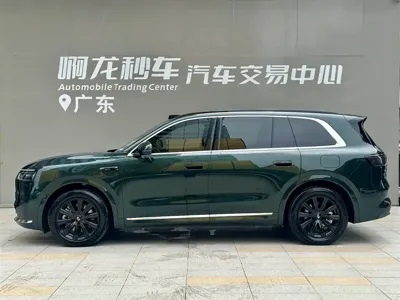 AITO 问界 AITO M8 2025, 11200 км, за 323800 CNY