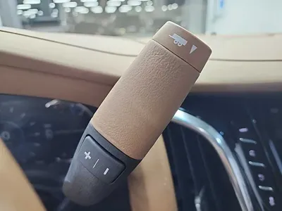 Cadillac Escalade 2017, 126993 км, за 32500000 KRW - фото 8